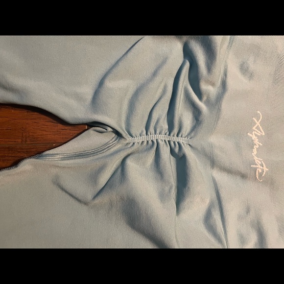 Alphalete Amplify Leggings- Ocean - Picture 3 of 5